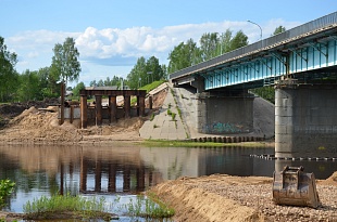 Капитальный ремонт моста через реку Вель.