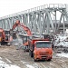 ООО "Мостоотряд" продолжает демонтаж старого моста через Никольское устье Северной Двины.