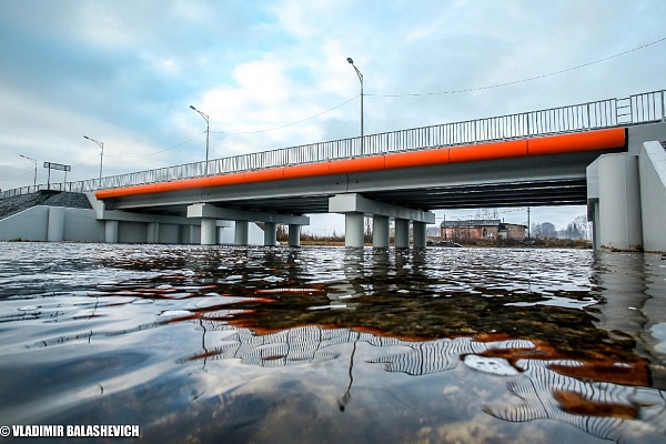Компания "Мостоотряд" 11.11.2022 года завершила строительство нового моста через р. Ваймуга у поселка Самодед.