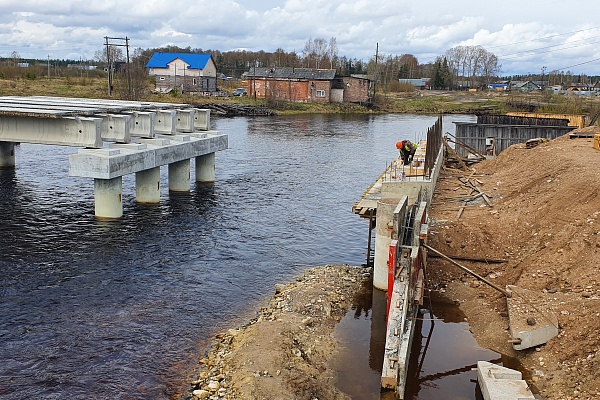  Ход капитального ремонта моста через реку Ваймуга на км 687+917 автомобильной дороги А-215 Лодейное Поле - Вытегра - Прокшино - Плесецк - Брин-Наволок.